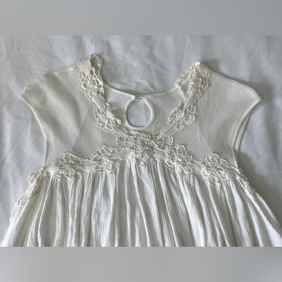 American Threads White Lace Flowy Blouse Size Small - Picture 4 of 10